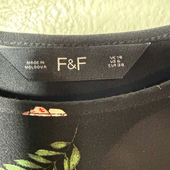 F&F Black Floral Flutter Sleeve Blouse Size US 6 / UK 10 Lightweight - Picture 3 of 7